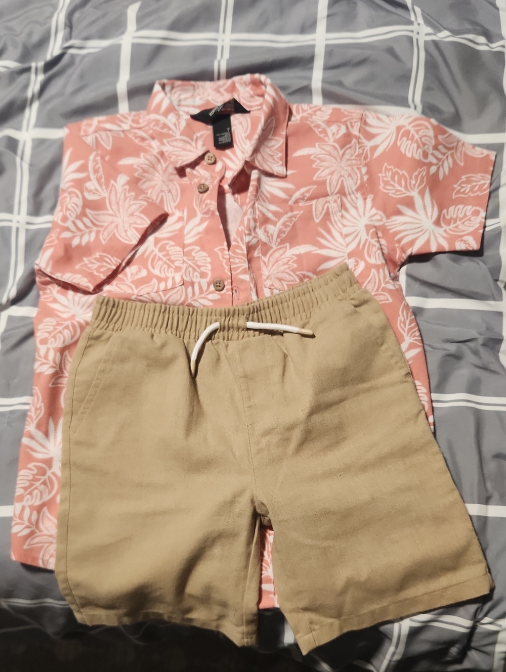 Eddie Bauer Tan Drawstring Athletic Shorts